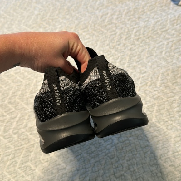 Hyper arch motion slip on - Picture 3 of 5